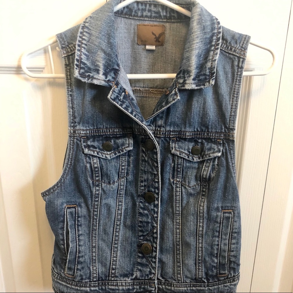 American Eagle Denim Vest Size M